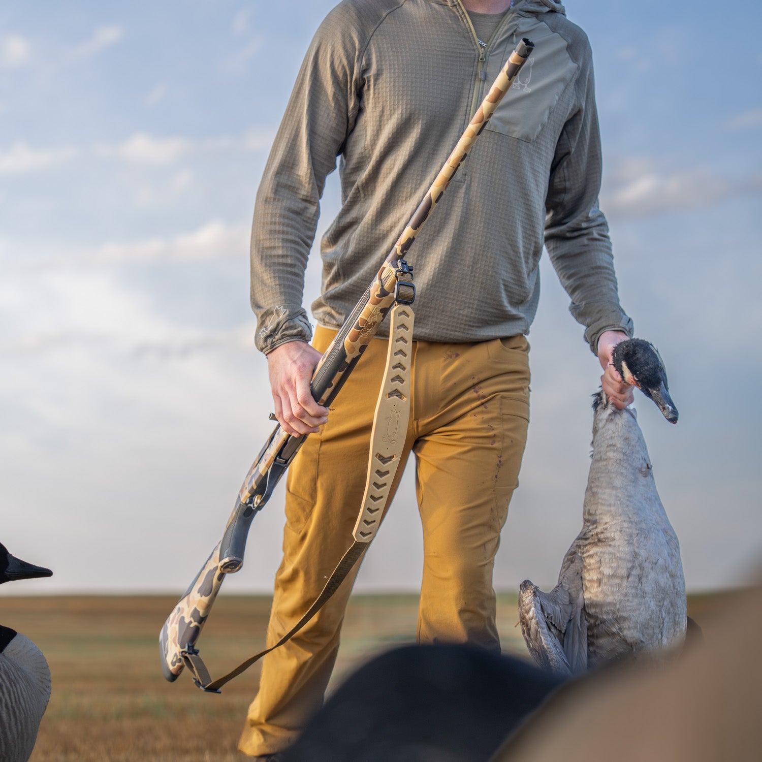 Shotgun Sling Tech Field Tan