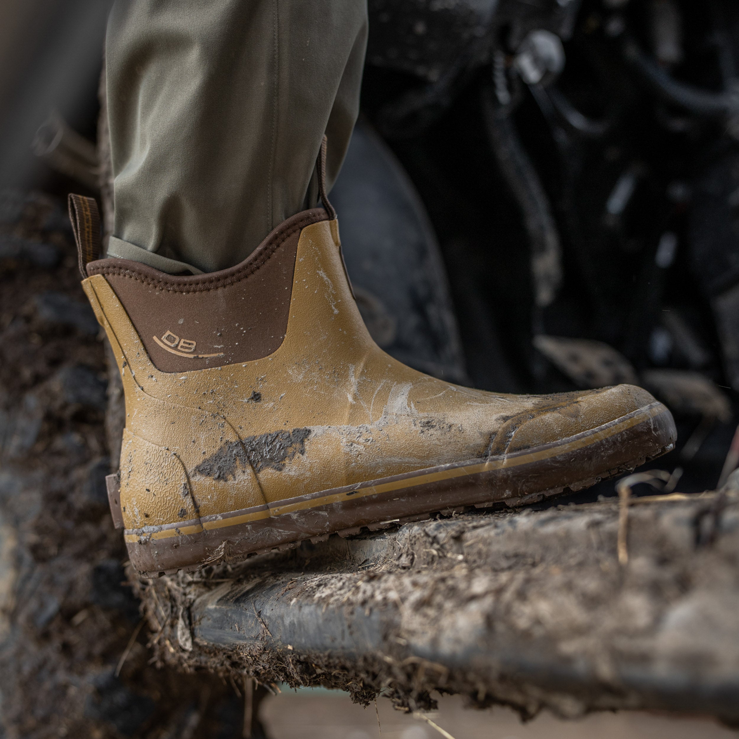 靴 grape beige embroidery logo diving shoe Trudge Waterproof Boots | Rugged & Weatherproof Footwear – Dive
