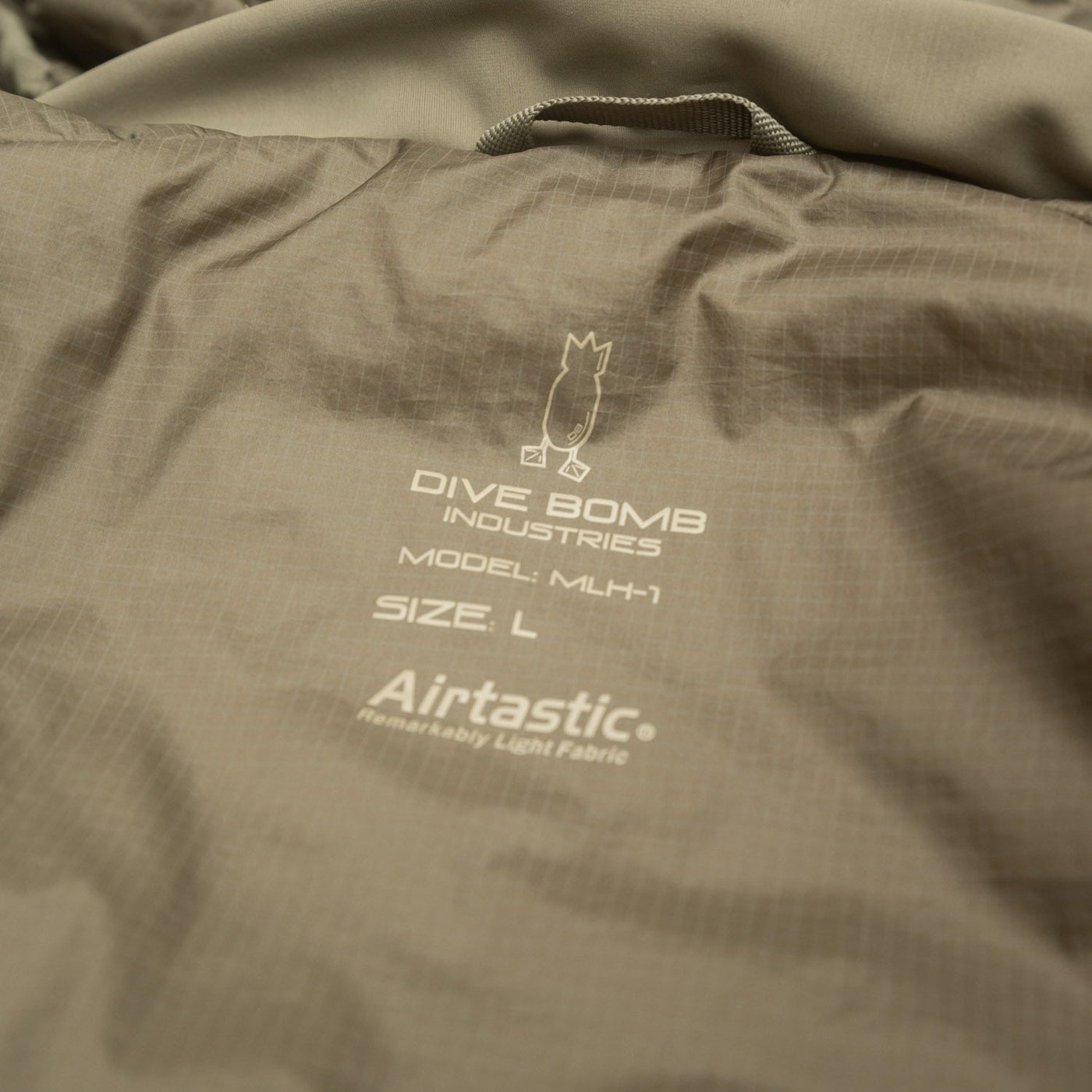 Stay Agile and Warm in the Airweight Jacket by Dive Bomb Stay Agile and Warm in the Airweight Jacket by Dive Bomb