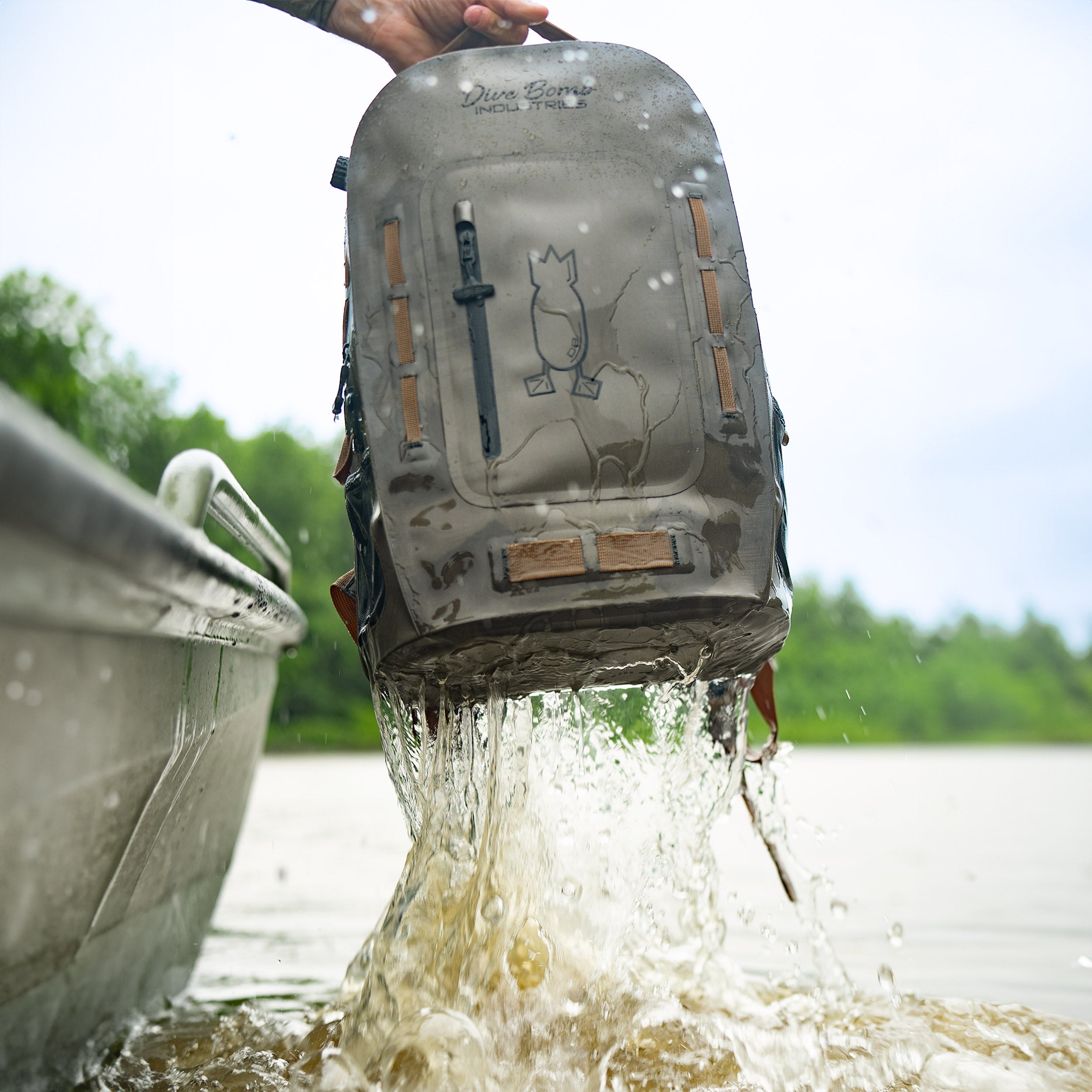 DIRK BIKKENBERGS キャンバス生地 ミリタリーバック Bark Camo Zippered Bags – Dive Bomb Industries