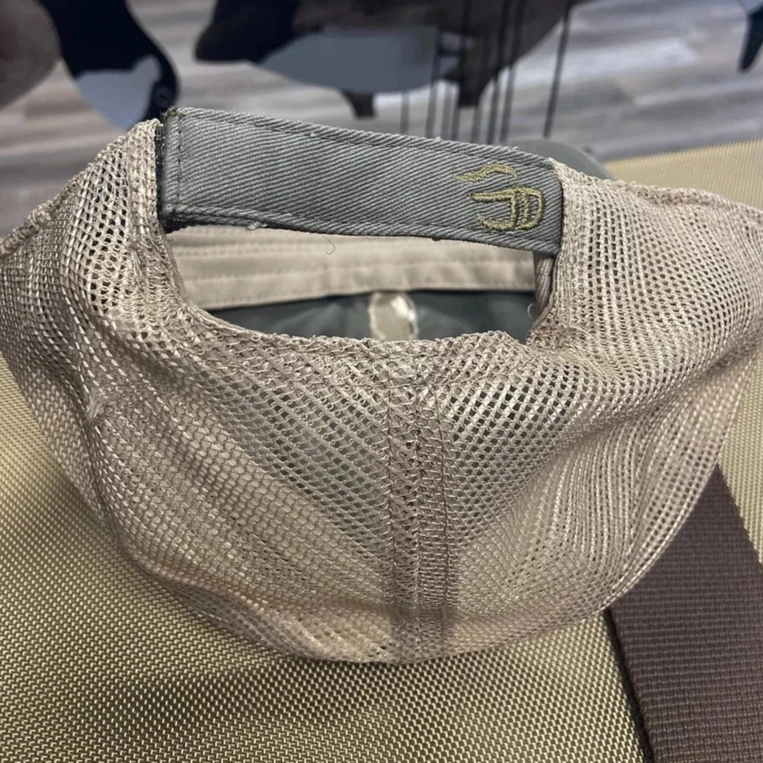 Unstructured Mesh Hat