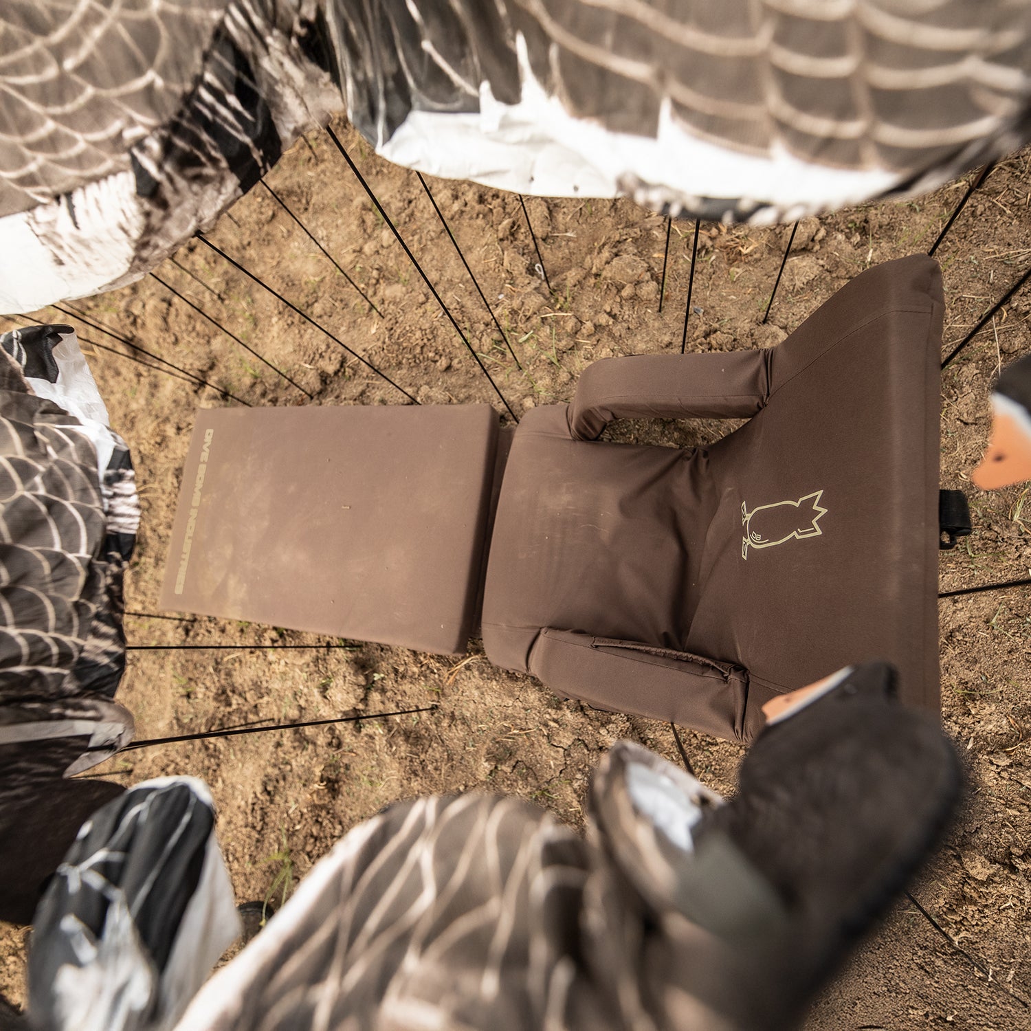 Layout Chair | Ultimate Comfort & Concealment for the Field – Dive